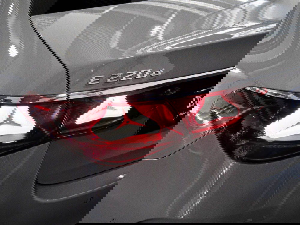 Mercedes-Benz Classe E nuova a Macerata (6)