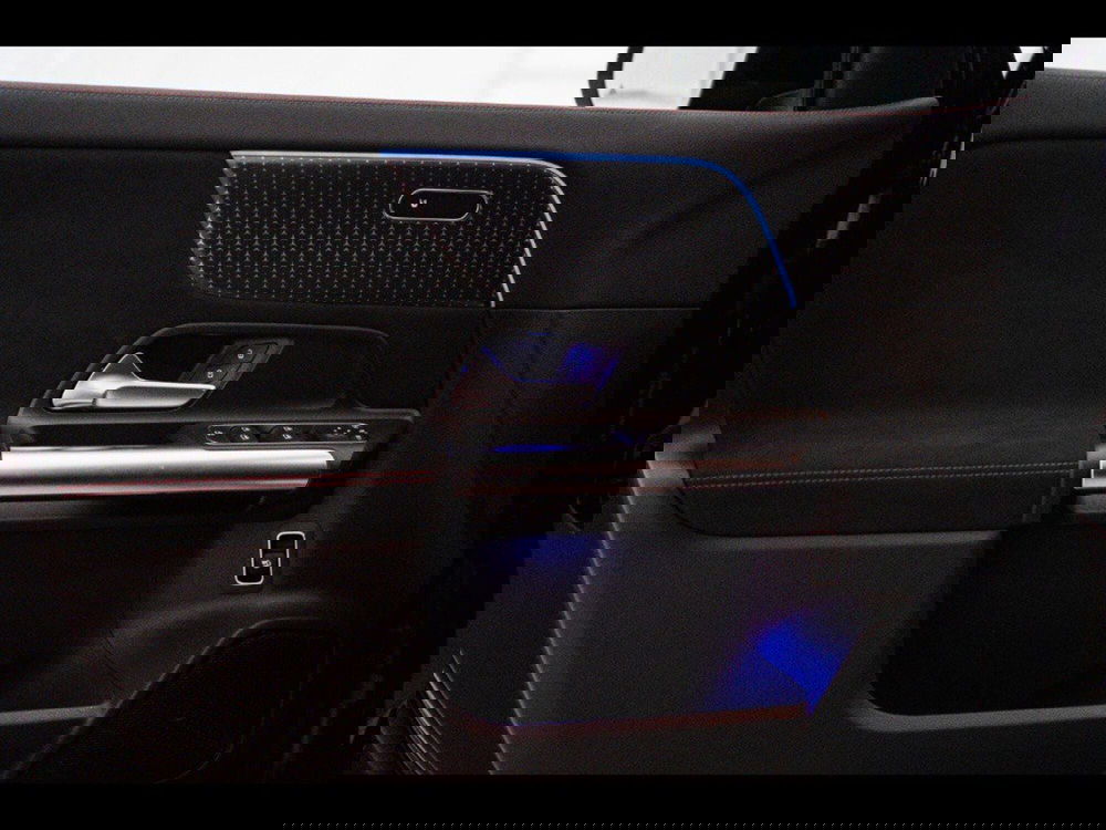 Mercedes-Benz GLA SUV nuova a Macerata (19)