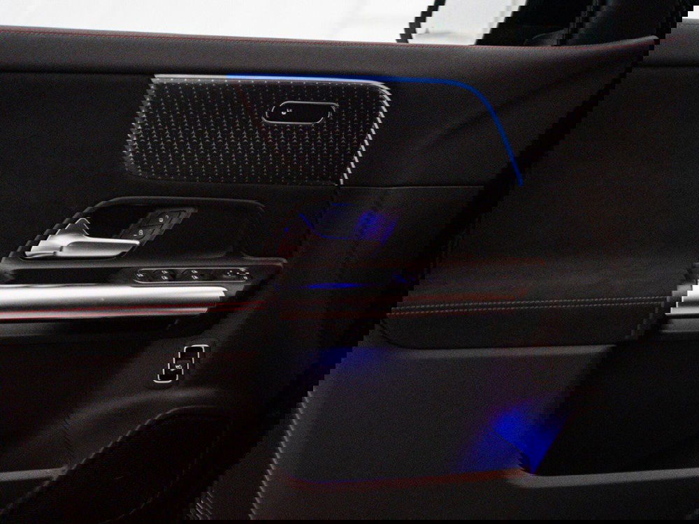 Mercedes-Benz GLA SUV nuova a Macerata (20)