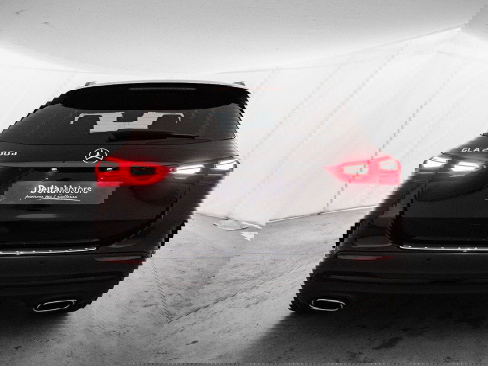 Mercedes-Benz GLA SUV nuova a Macerata (8)