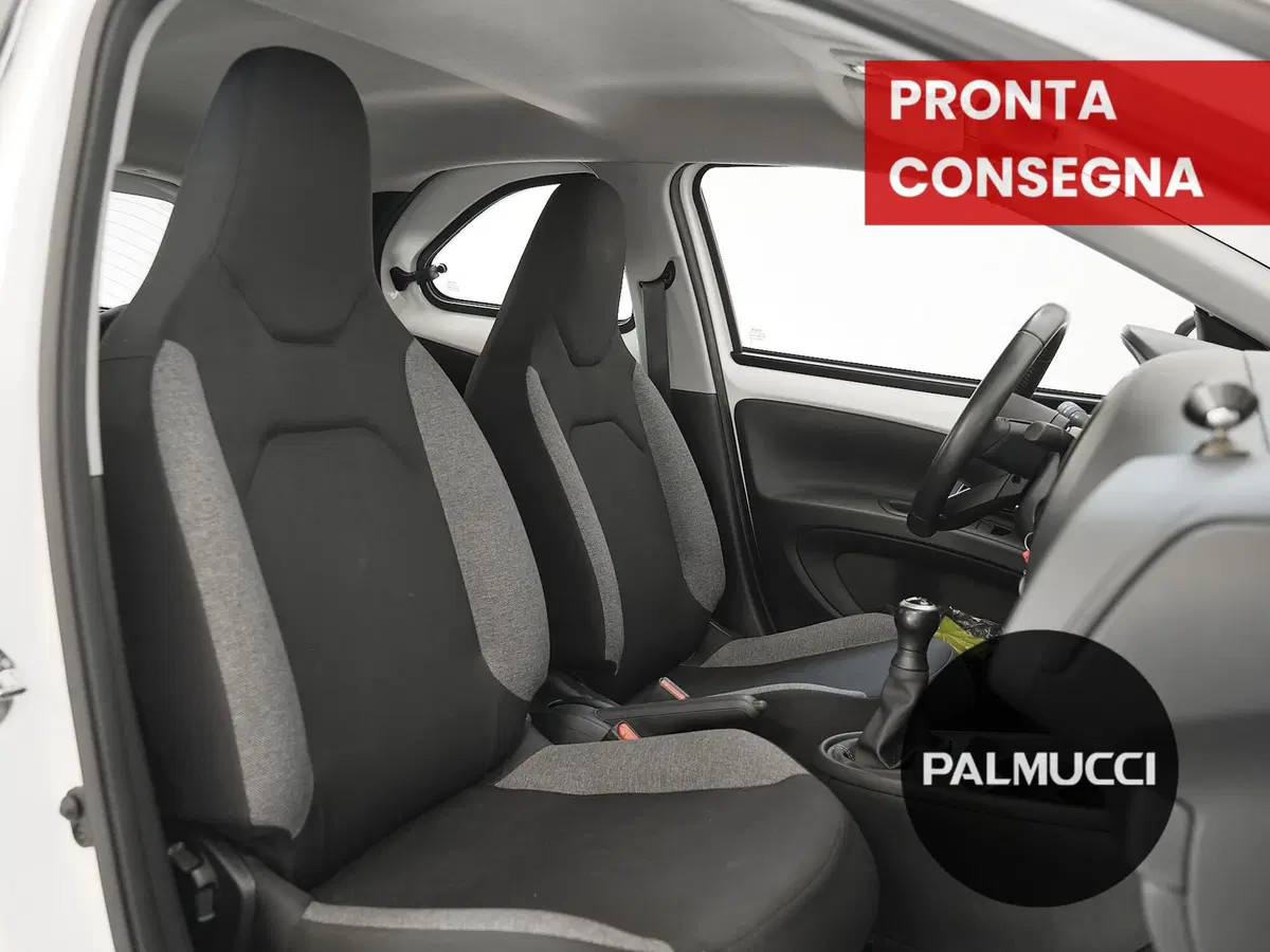 Toyota Aygo X usata a Prato (14)