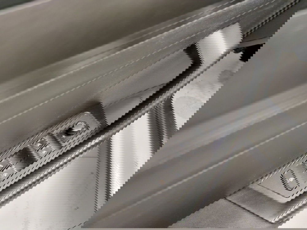 Volkswagen T-Roc usata a Avellino (11)