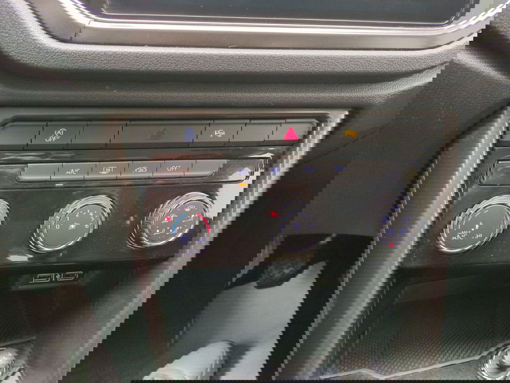 Volkswagen T-Roc usata a Avellino (19)