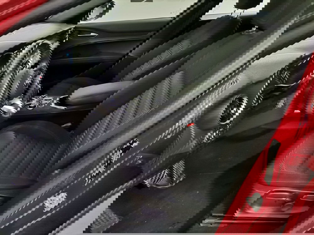Alfa Romeo Stelvio usata a Salerno (9)