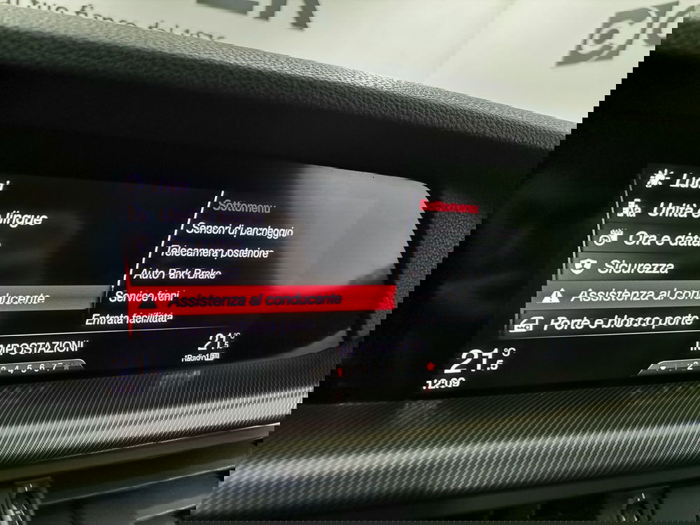 Alfa Romeo Stelvio usata a Salerno (19)