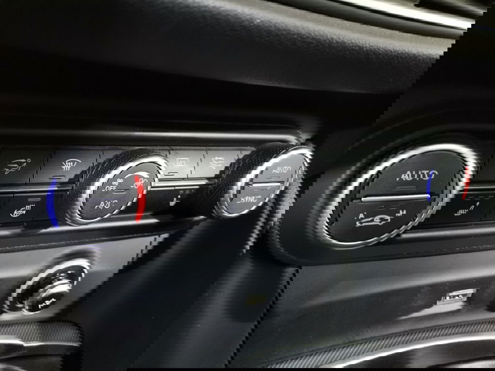 Alfa Romeo Stelvio usata a Salerno (20)