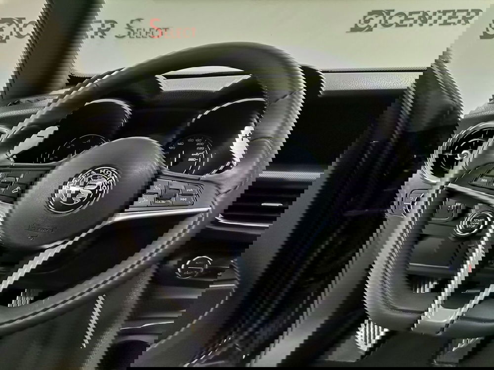 Alfa Romeo Stelvio usata a Salerno (8)