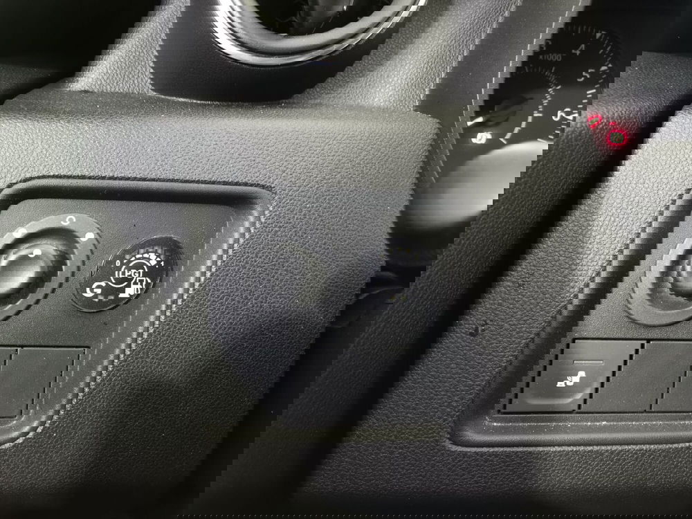 Dacia Duster usata a Salerno (11)