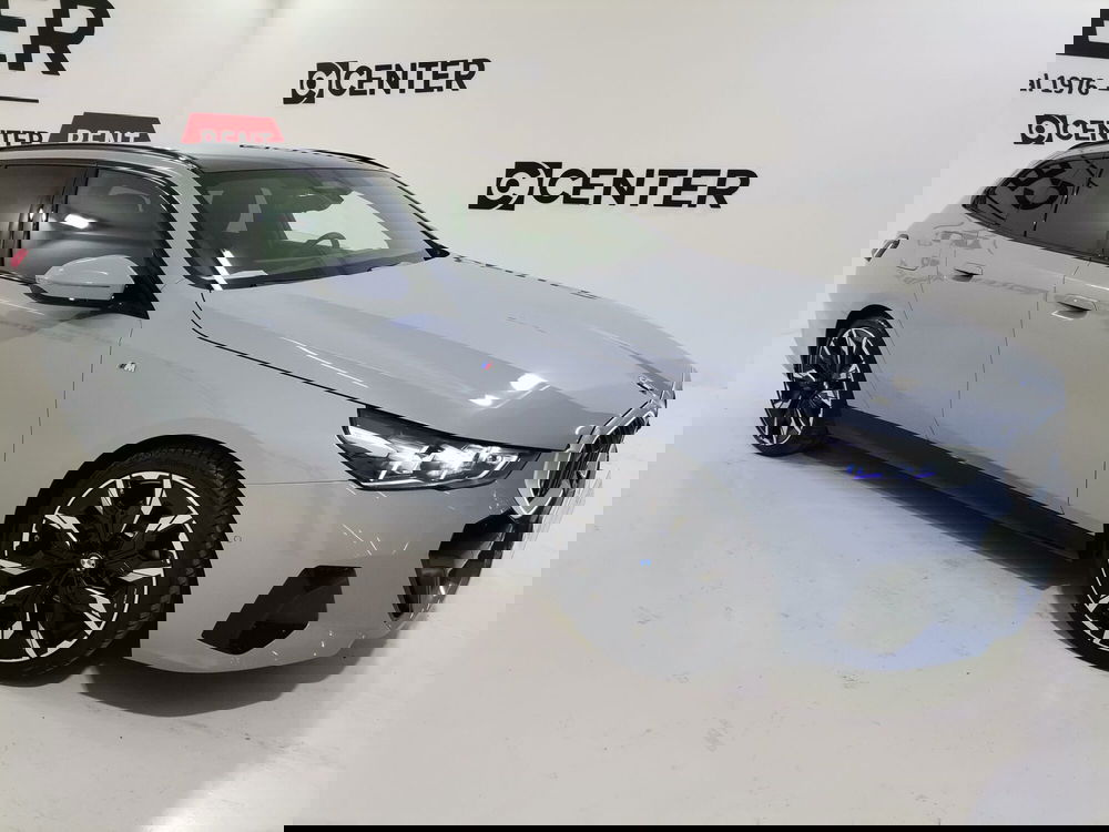 BMW Serie 5 Touring nuova a Salerno (3)