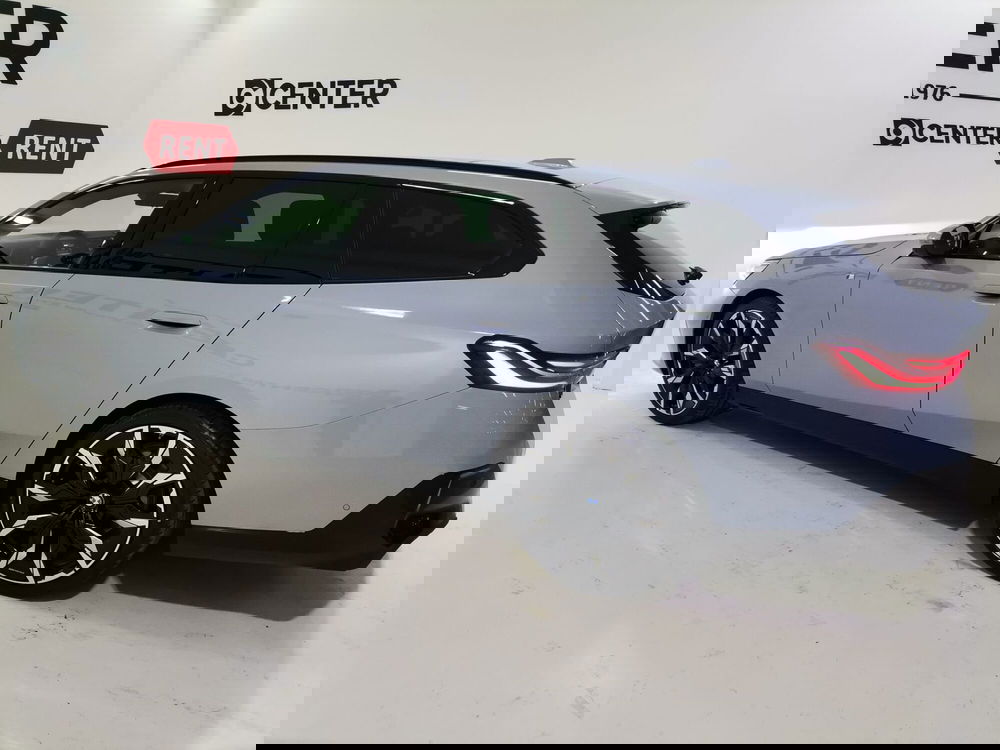 BMW Serie 5 Touring nuova a Salerno (4)