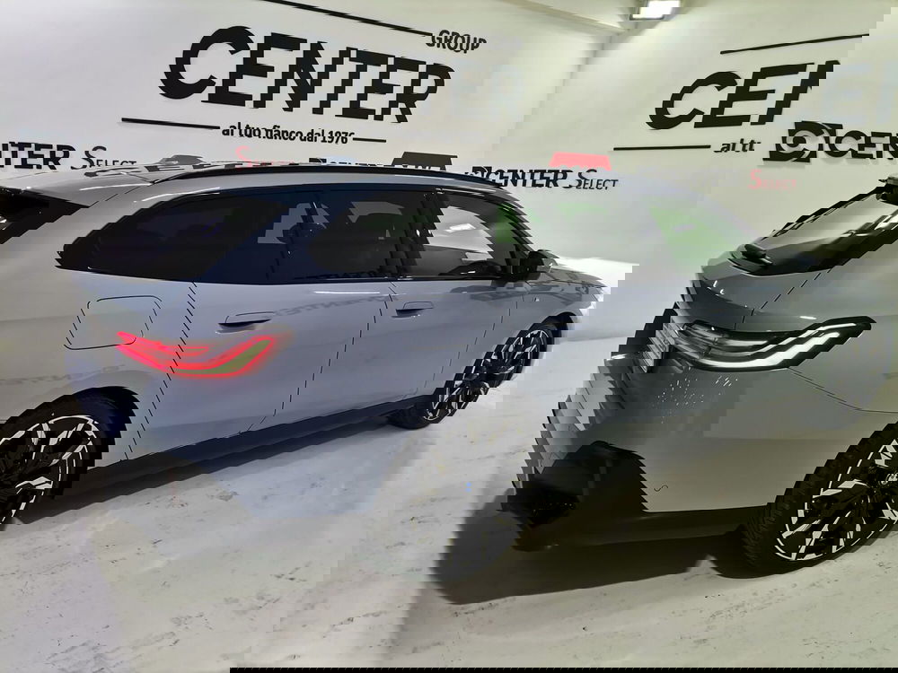 BMW Serie 5 Touring nuova a Salerno (6)