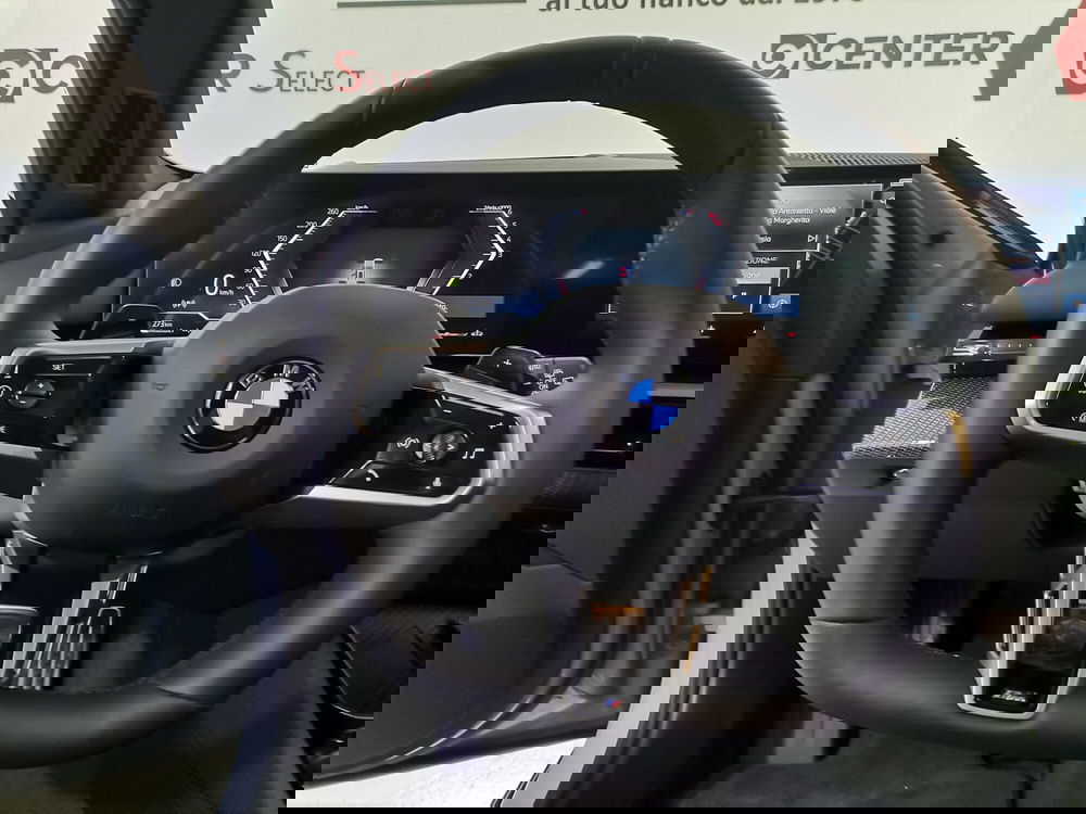 BMW Serie 5 Touring nuova a Salerno (8)