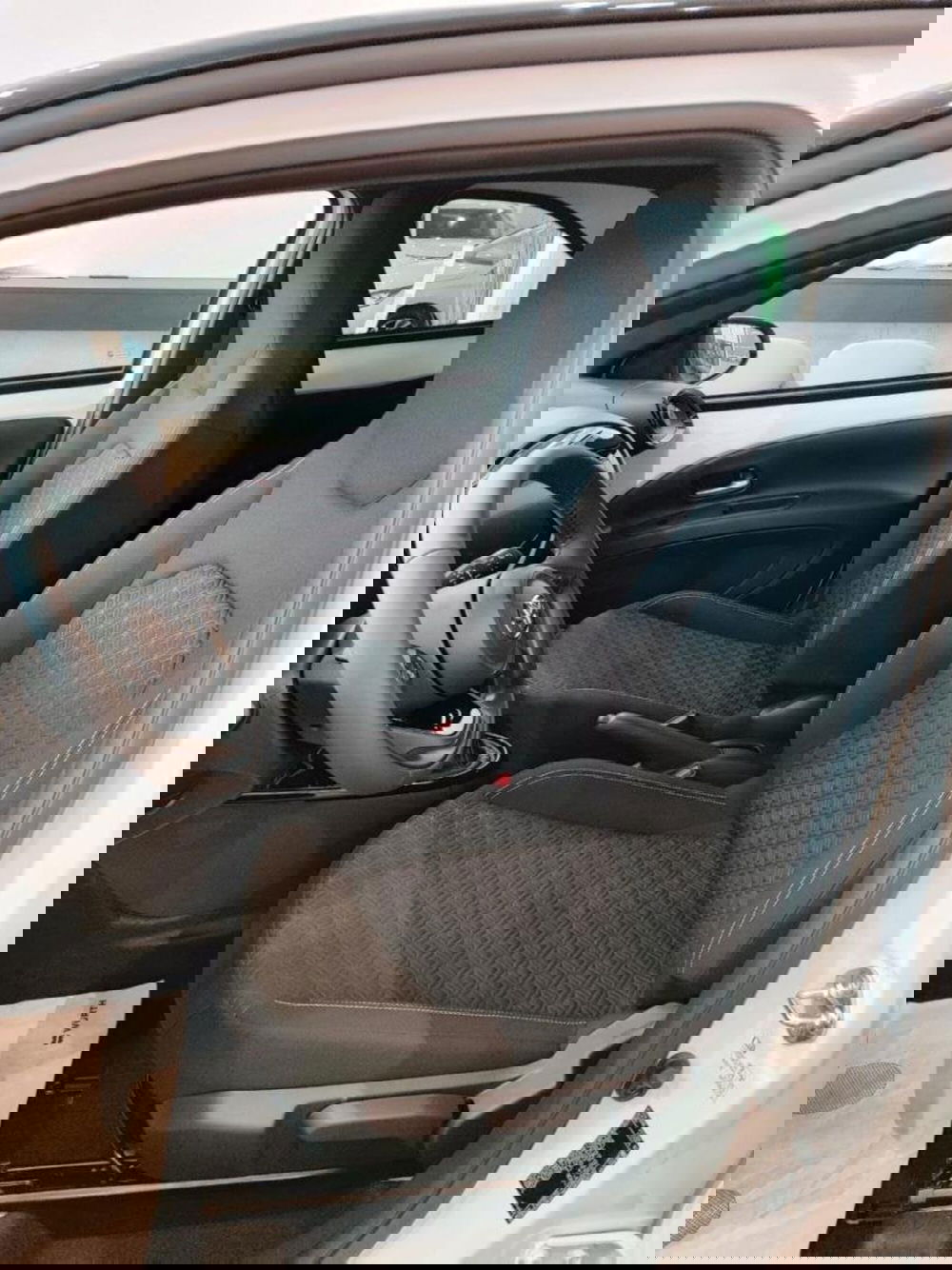 Toyota Aygo X nuova a Perugia (11)