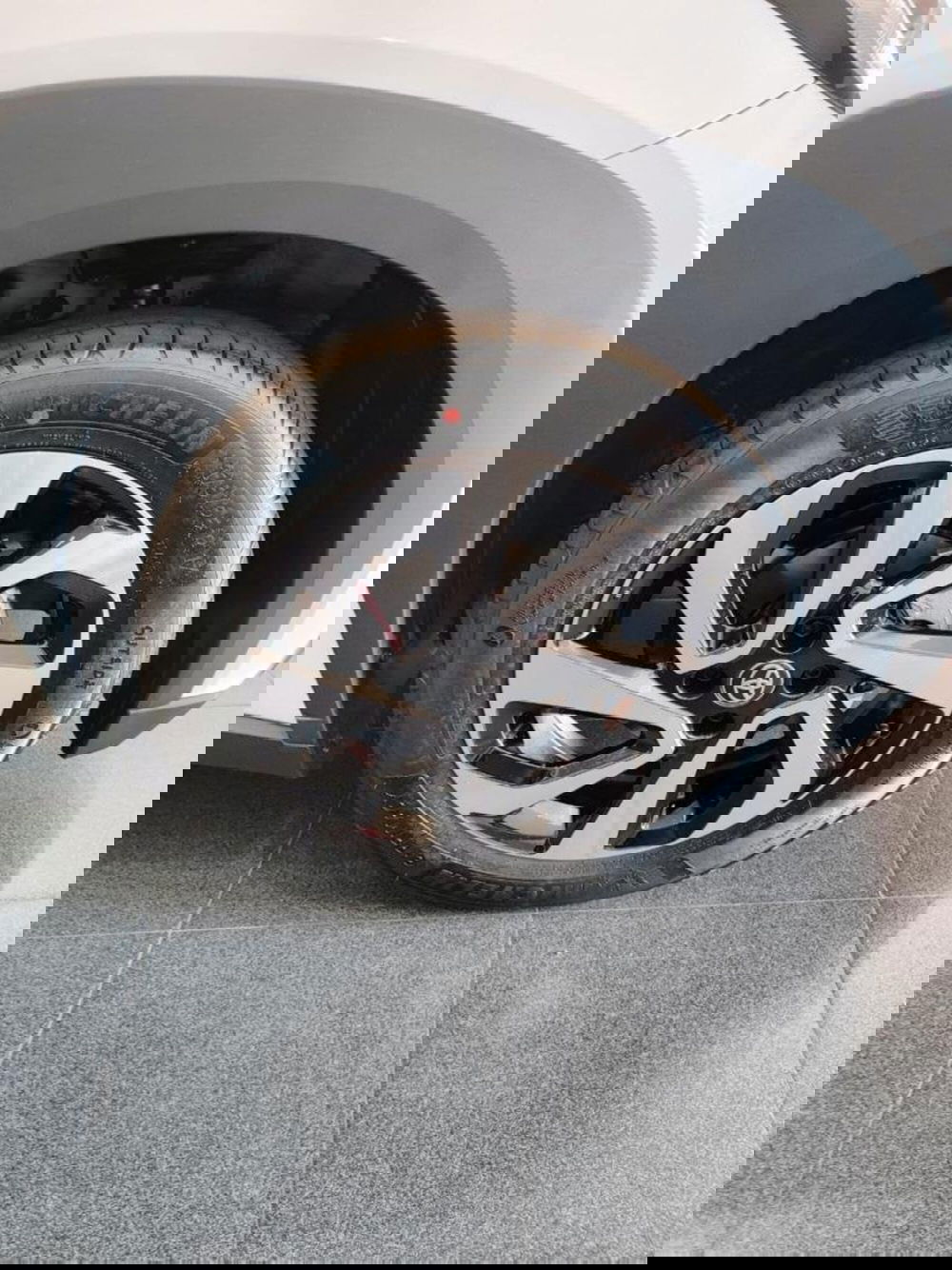 Toyota Aygo X nuova a Perugia (14)