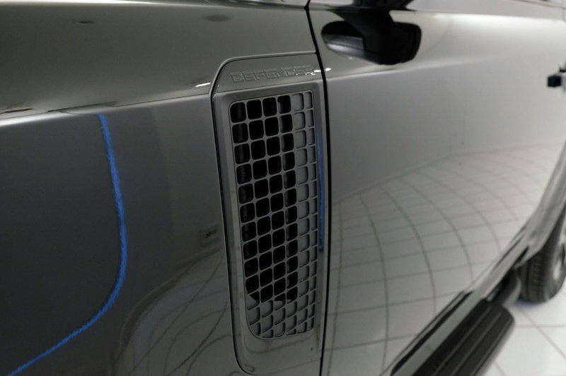 Land Rover Defender usata a Mantova (12)