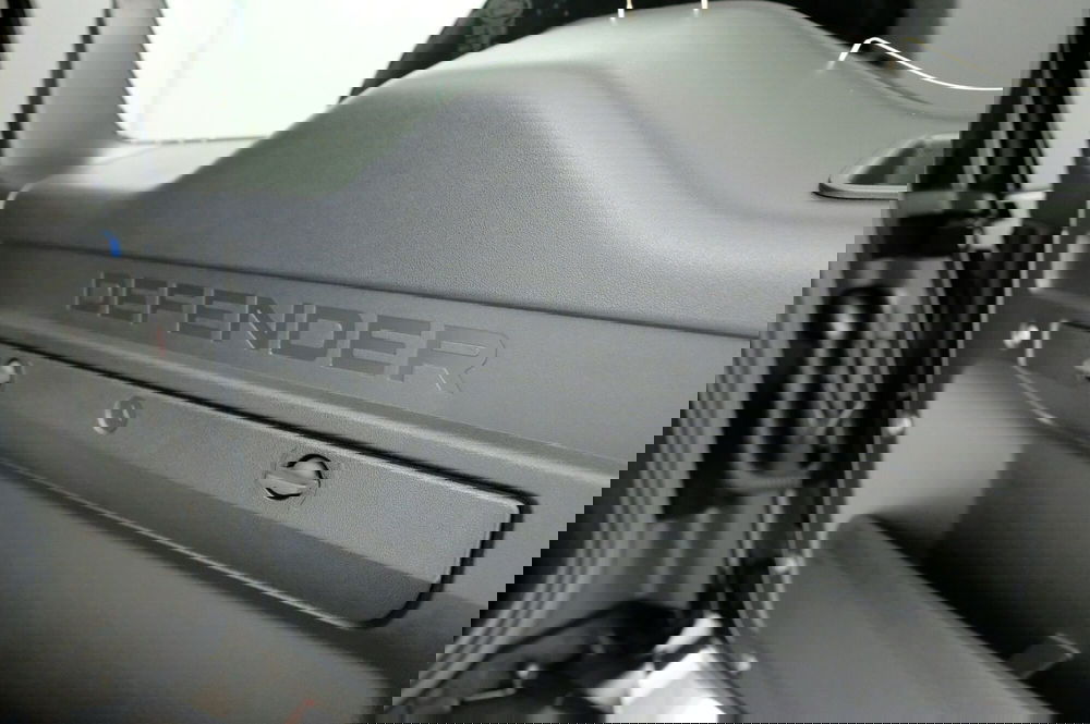 Land Rover Defender usata a Mantova (17)