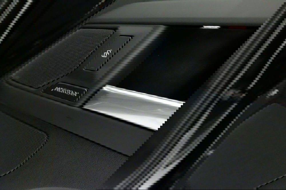 Land Rover Defender usata a Mantova (18)