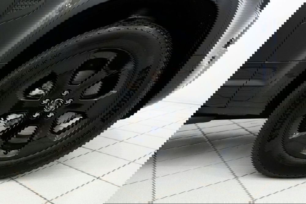 Land Rover Defender usata a Mantova (9)