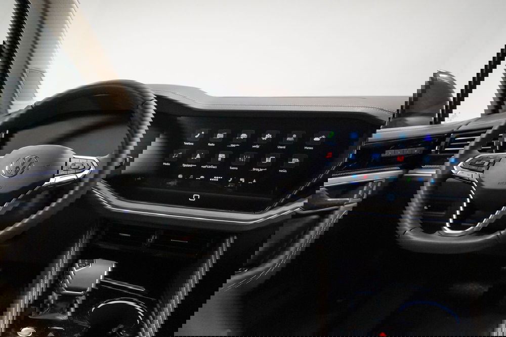 Volkswagen Touareg usata a Varese (13)