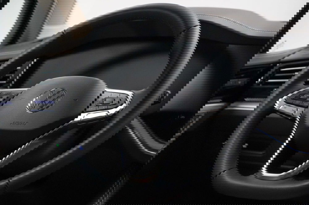 Volkswagen Touareg usata a Varese (14)