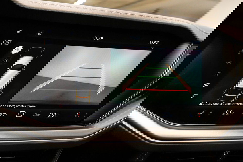 Volkswagen Touareg usata a Varese (19)