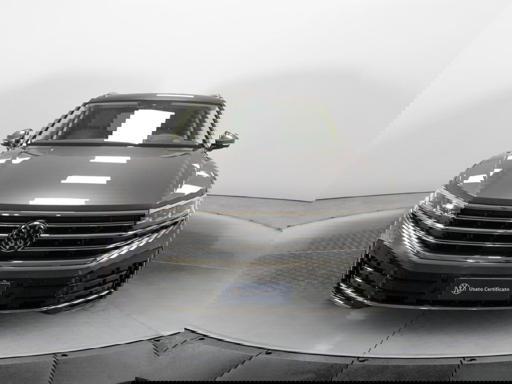 Volkswagen Touareg usata a Varese (2)