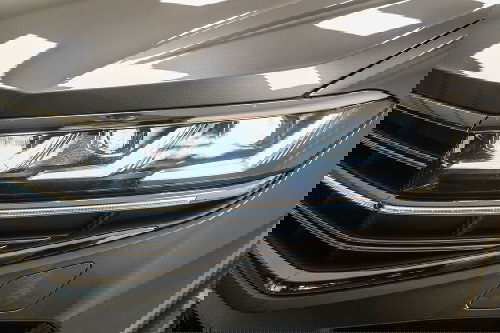 Volkswagen Touareg usata a Varese (8)