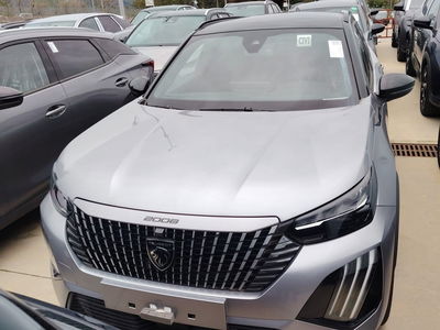 Peugeot 2008 motore elettrico 136 CV GT Line nuova a Fisciano