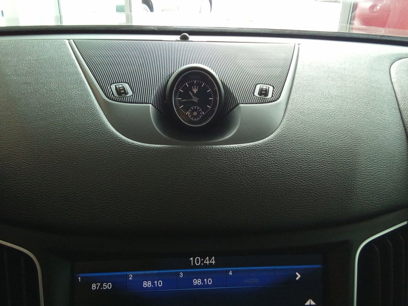 Maserati Levante usata a Rimini (17)