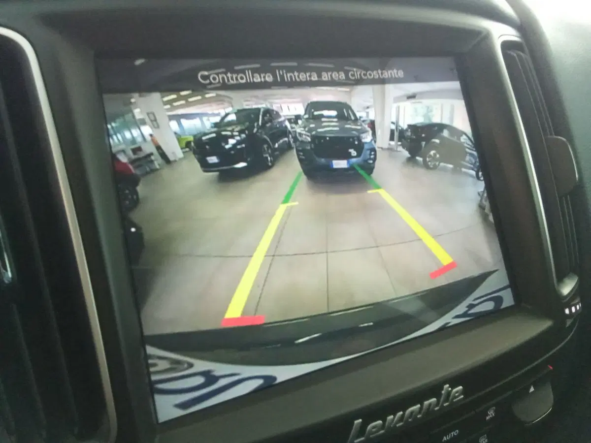 Maserati Levante usata a Rimini (19)