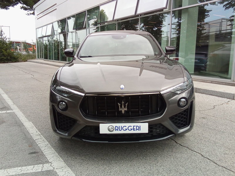 Maserati Levante usata a Rimini (3)