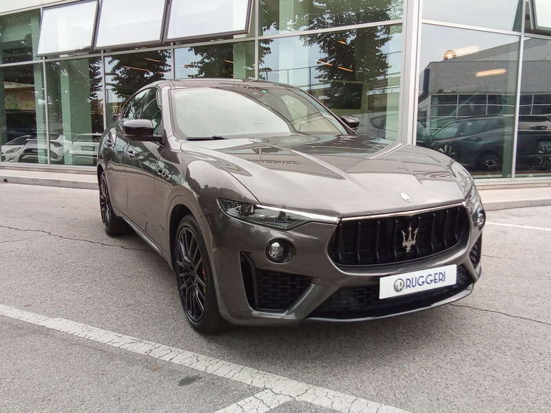 Maserati Levante usata a Rimini (4)