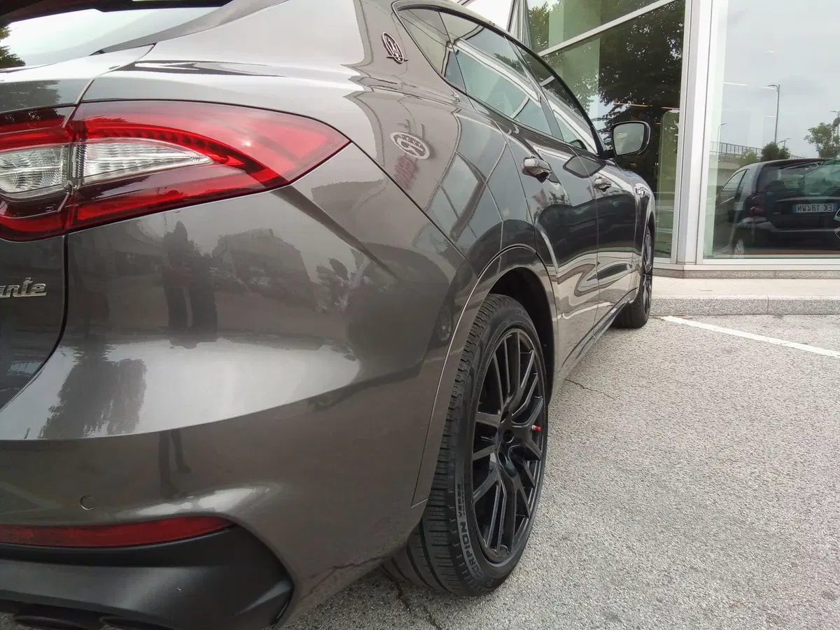 Maserati Levante usata a Rimini (7)