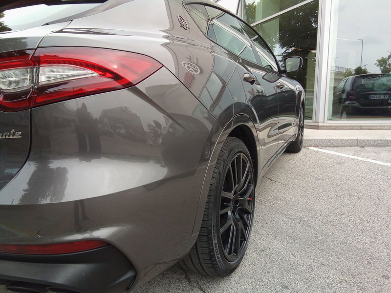 Maserati Levante usata a Rimini (7)