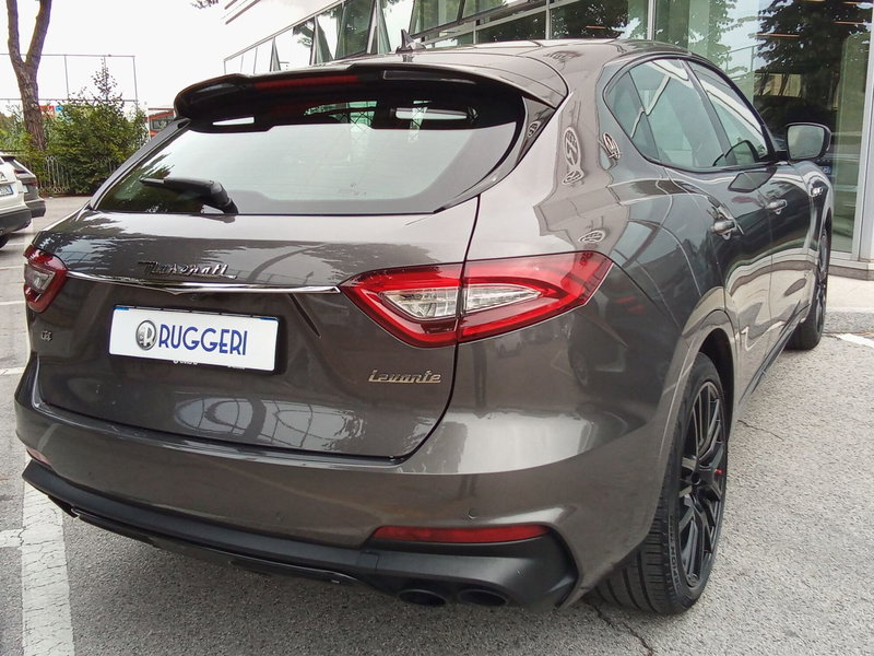 Maserati Levante usata a Rimini (8)