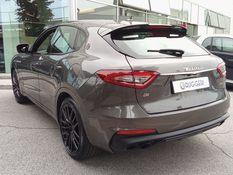 Maserati Levante usata a Rimini (9)