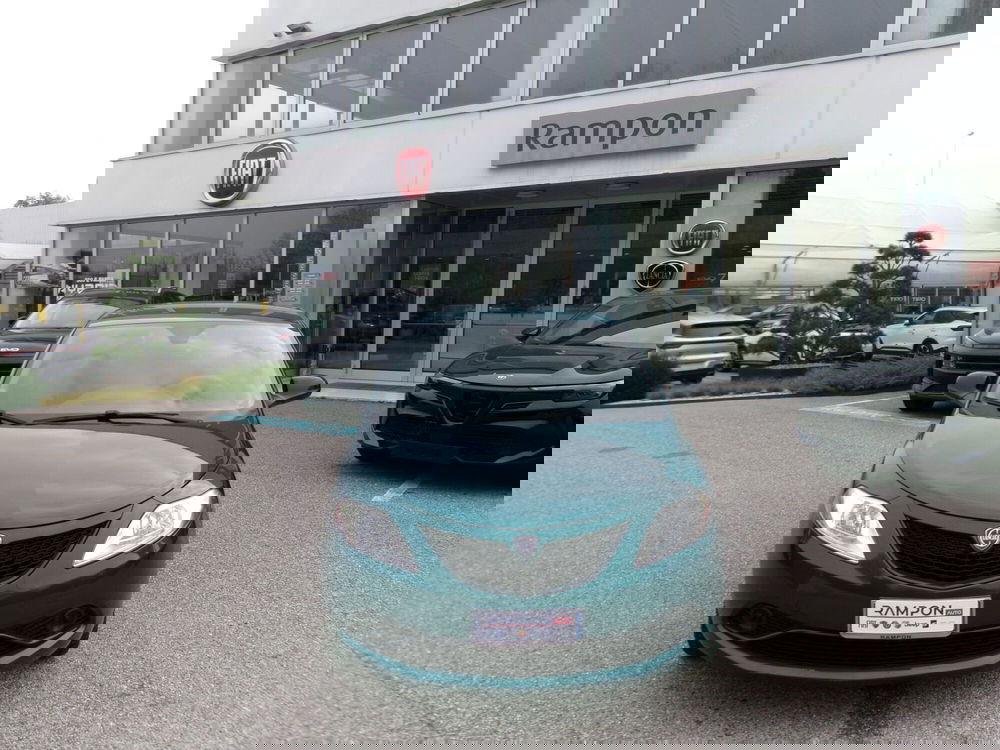 Lancia Ypsilon usata a Venezia (7)