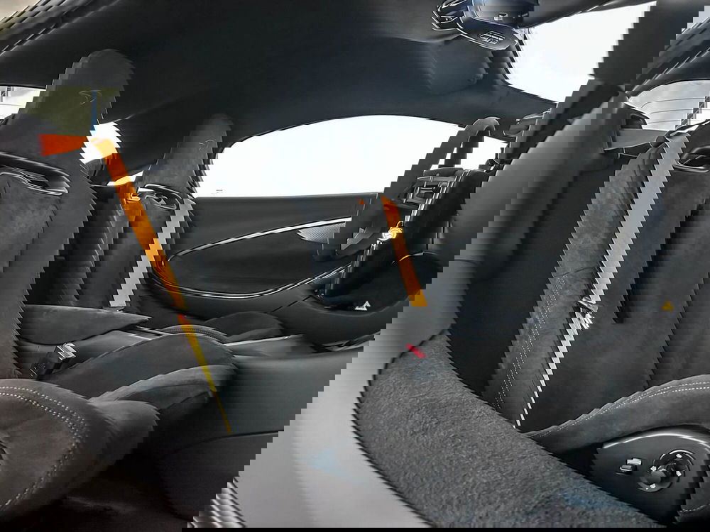 McLaren Artura Coupé nuova a Milano (12)