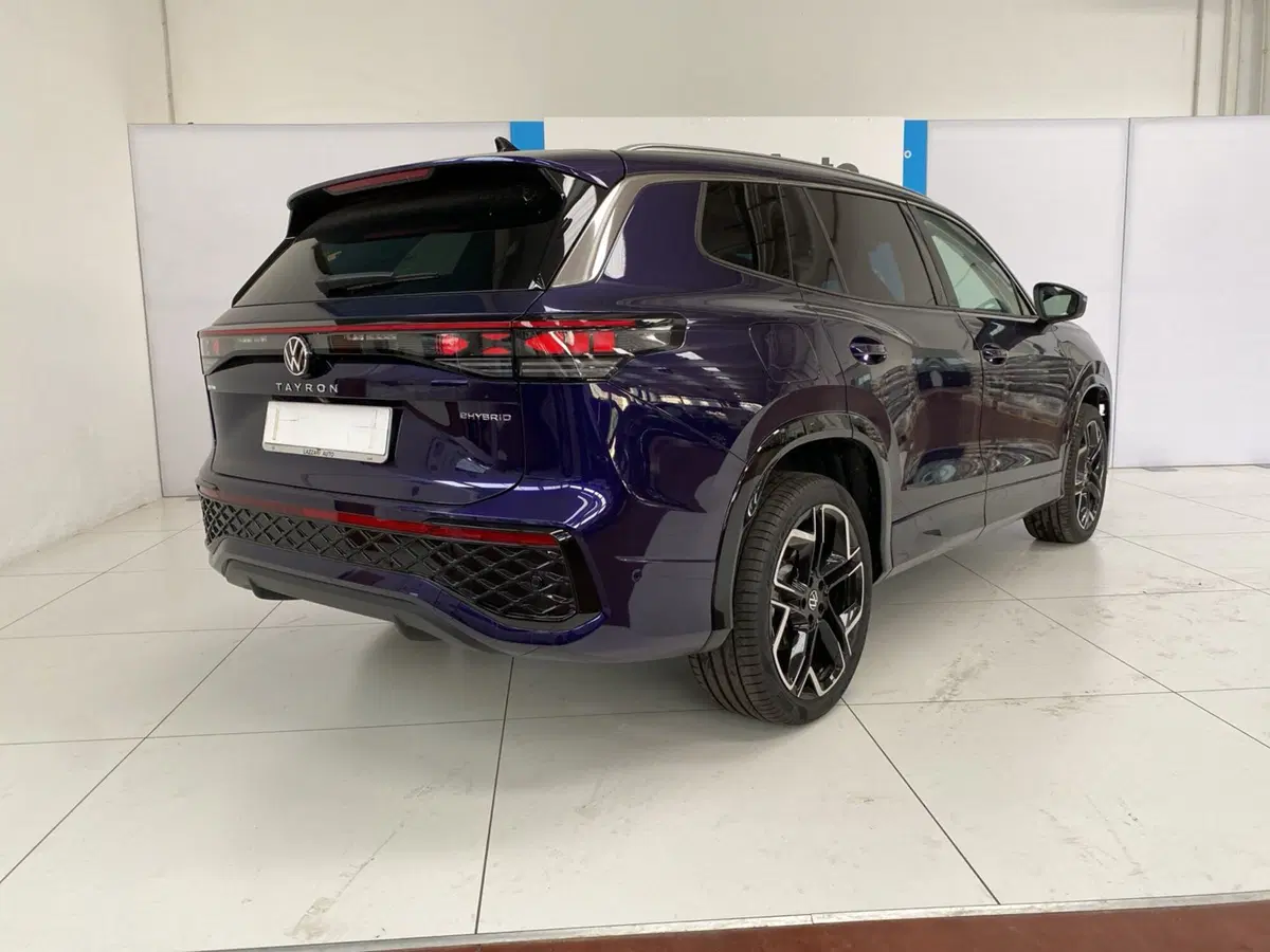 Volkswagen Tayron nuova a Lodi (4)