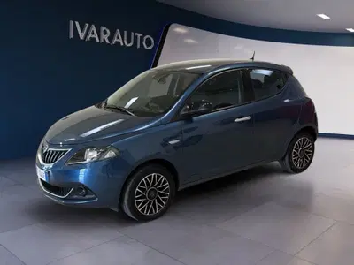 Lancia Ypsilon 1.0 FireFly 5 porte S&amp;S Hybrid Gold Plus del 2024 usata a Arezzo
