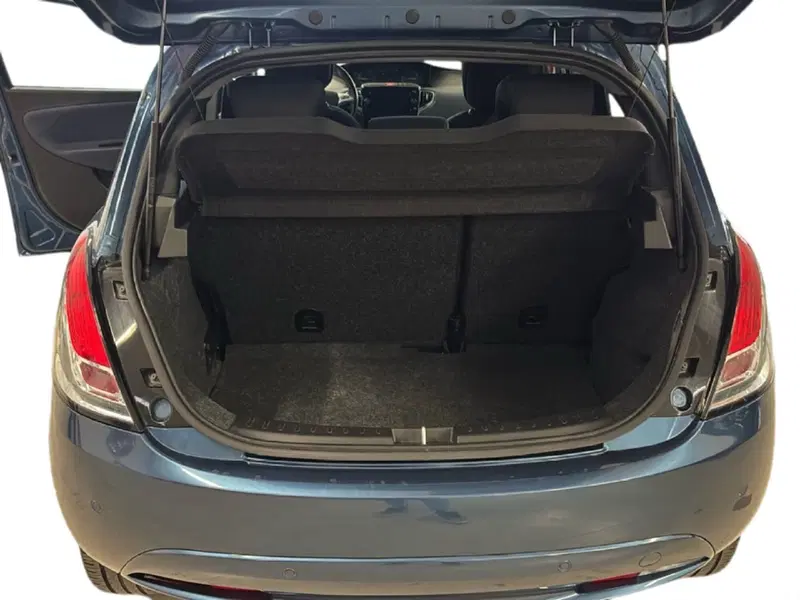 Lancia Ypsilon usata a Arezzo (13)