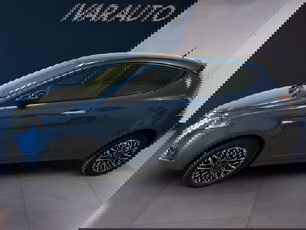 Lancia Ypsilon usata a Arezzo (2)