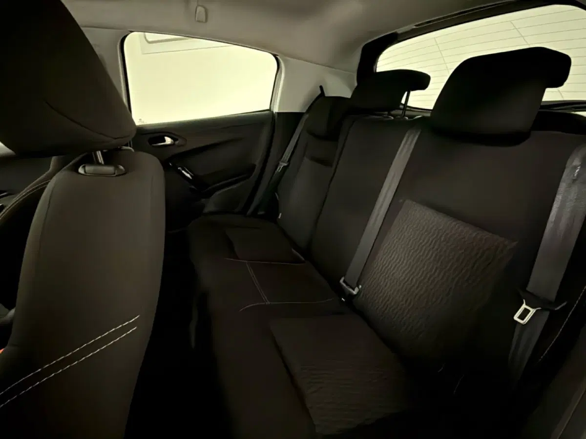 Peugeot 208 usata a Palermo (6)