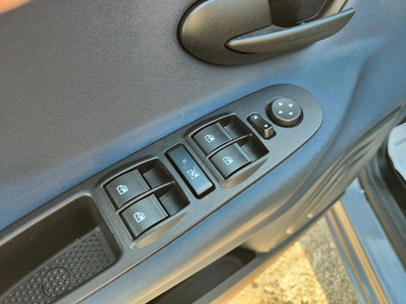 Lancia Ypsilon usata a Torino (12)