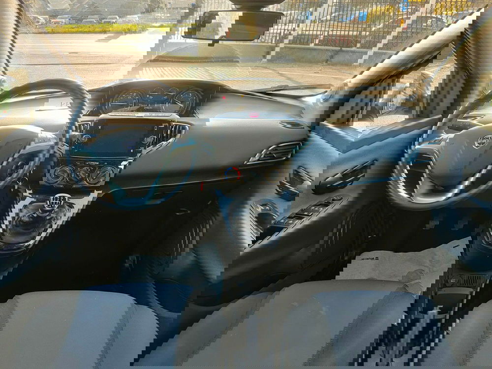 Lancia Ypsilon usata a Torino (16)