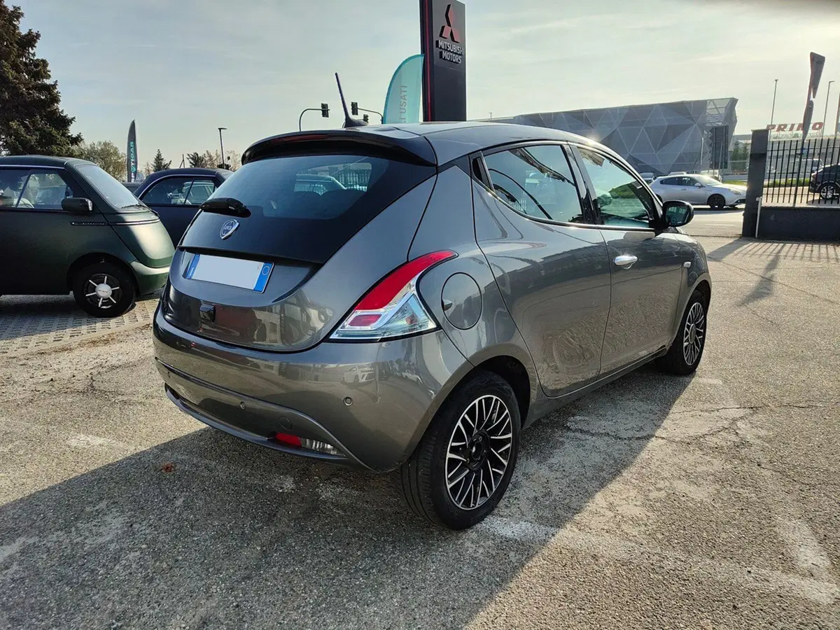 Lancia Ypsilon usata a Torino (4)