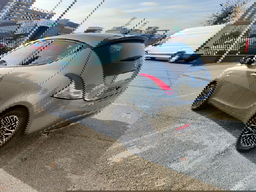 Lancia Ypsilon usata a Torino (5)