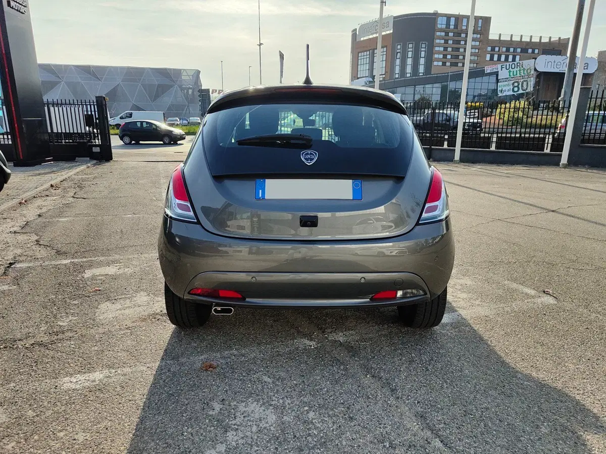 Lancia Ypsilon usata a Torino (6)