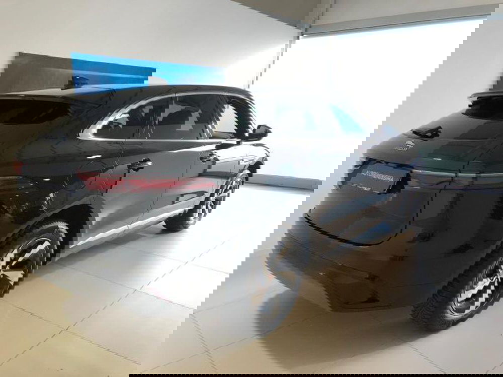 Jaguar F-Pace usata a Venezia (11)