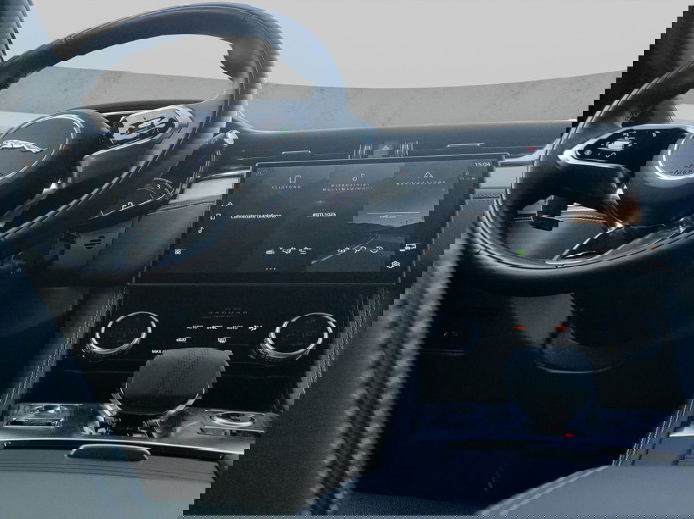 Jaguar F-Pace usata a Milano (10)